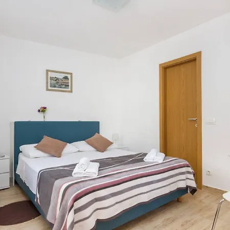 Peruzovic 1 Pensionat Split