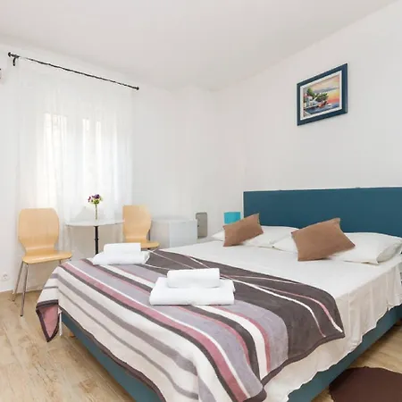 Peruzovic 1 Pensionat Split