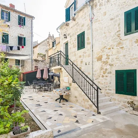 Peruzovic 1 Pensionat Split