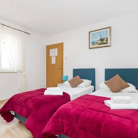 Peruzovic 1 3* Split