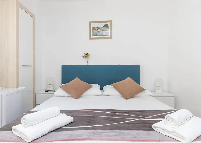 Peruzovic 1 Гостевой дом 3*