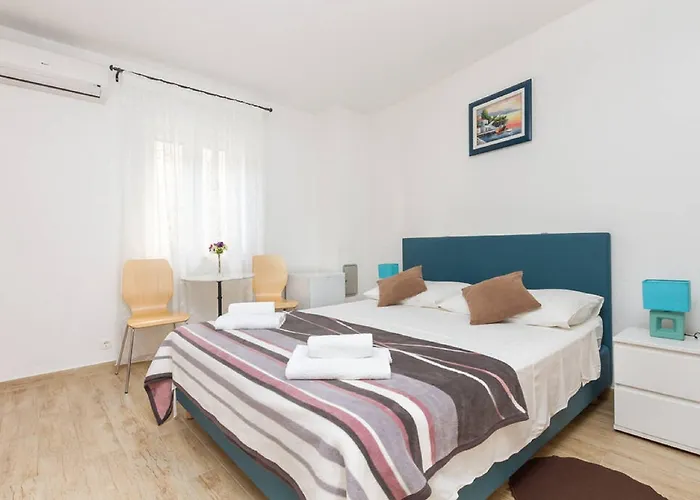 Peruzovic 1 Гостевой дом Сплит