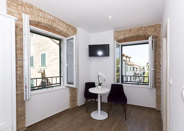 Peruzovic 1 Гостевой дом Сплит