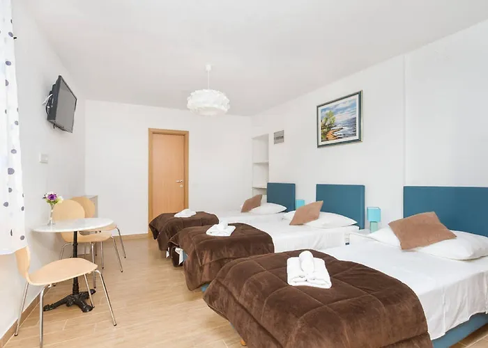 Peruzovic 1 Гостевой дом Сплит