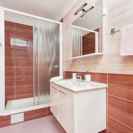 Guest house Peruzovic 1 Split