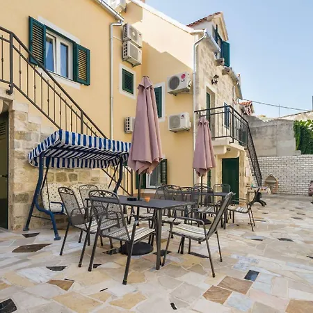 Peruzovic 1 Guest house